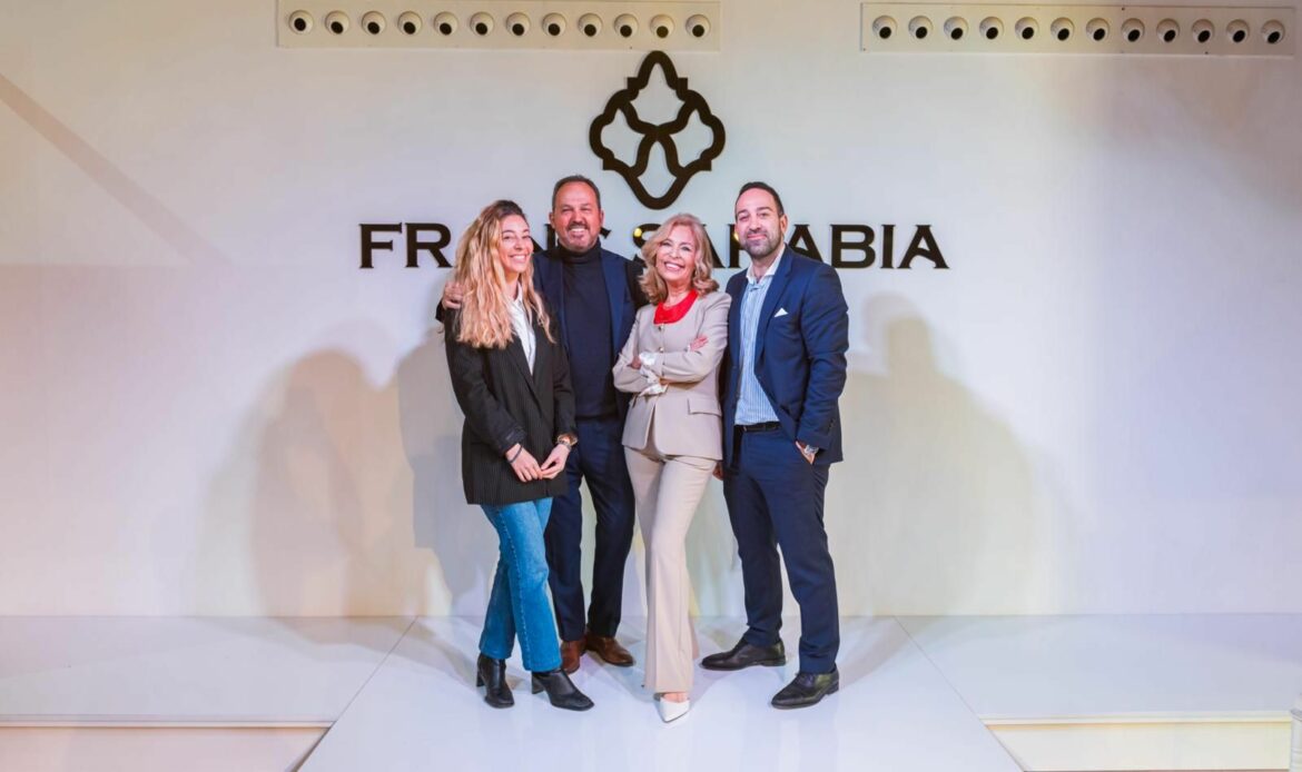 Franc Sarabia presenta su espectacular colección de novia y fiesta 2025