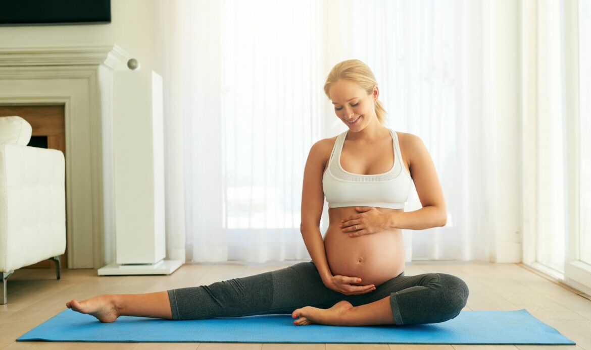 Dra. Teresa Santa Cruz, ginecóloga de Policlínica Gipuzkoa: Alimentación y ejercicio durante el embarazo, claves para la salud materna y fetal