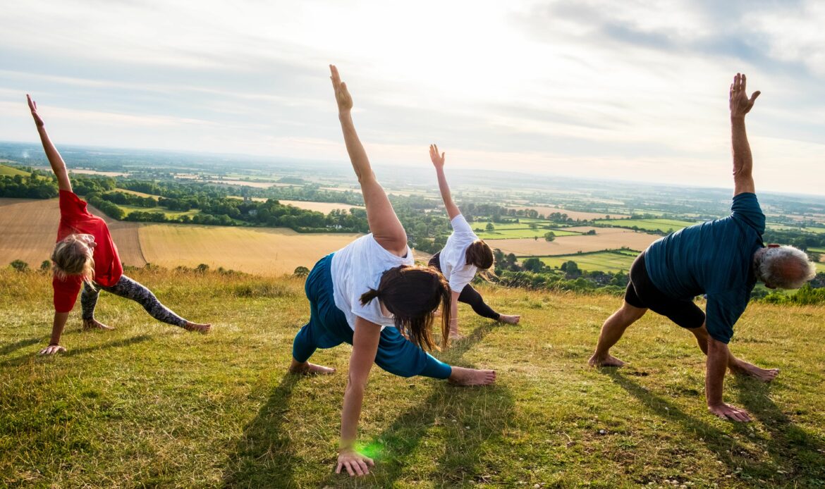Vacaciones en forma sin gimnasio: cómo adaptar el ejercicio al entorno y mantenerse activo este verano