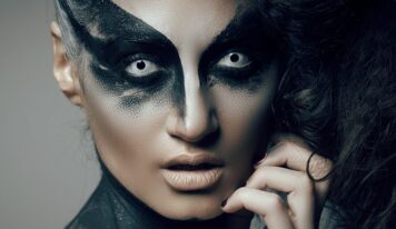 Lentes de fantasía en Halloween: los ópticos de Cione recuerdan que la salud visual no es un disfraz