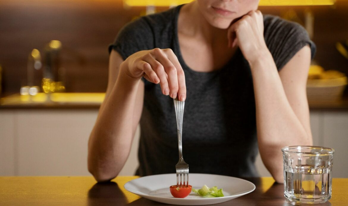 «Las dietas estrictas en menopausia no solo no funcionan, sino que pueden ser contraproducentes», alertan desde DOMMA