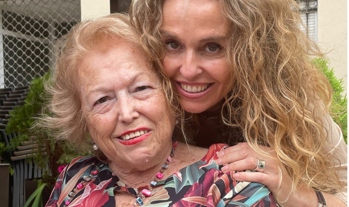 Nace La Pregonera: la empresa que convierte la bata en un homenaje a las mujeres que sostuvieron generaciones enteras