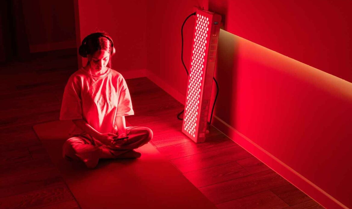 8 razones por las que la luz roja en casa es la ultima obsesión de salud, longevidad, y belleza